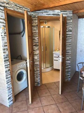 Фото номера Шале с двумя спальнями Шале Vacation home г. Yabluniv 44